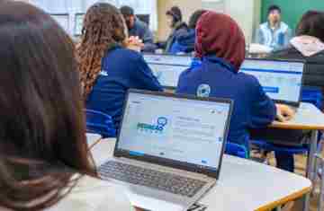 Tutor IA auxilia estudantes da rede estadual na elaboração de redações